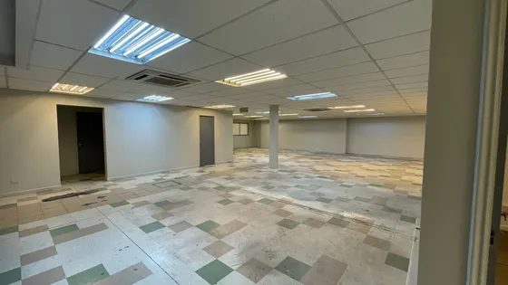 Local 990m2 Metro Irarrázabal