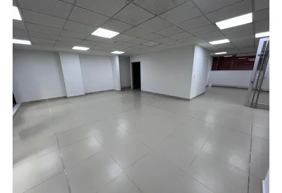 175m2 Local Arriendo En Envigado 