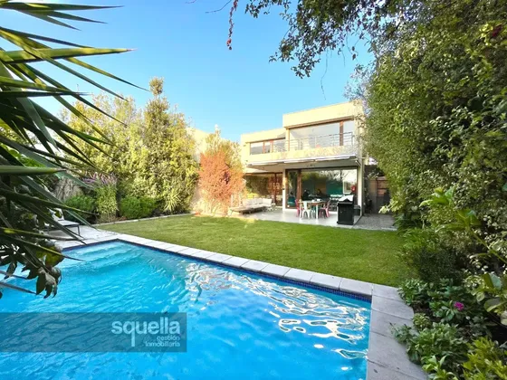 Casa Condominio, Impecable 4d Y 4b, Con Subterráneo