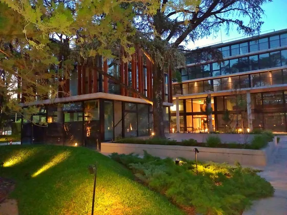 Oficina Alquiler :: Parque Leloir :: Thays :: 52m2 + 11m2