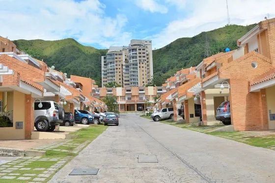 Town House En Venta En Trigal Norte Conjunto Res Monte Plata Mcc