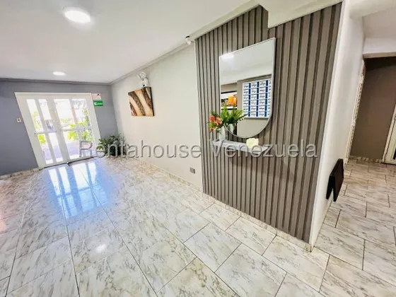 Alquiler De Apartamento Tipo Estudio En Turmero Intercomunal. Ljsa 25-20736