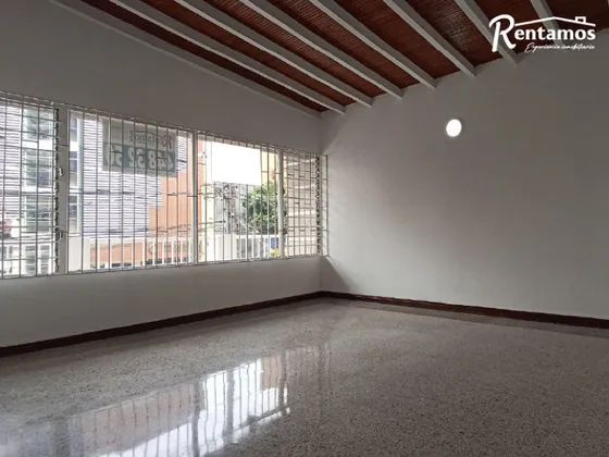 Oficina En Arriendo En Laureles. Cod A775204