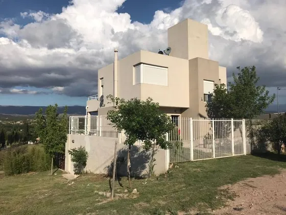 Venta Casa  + Dpto En Villa Cura Brochero Con Vista Panoramica-k023cb
