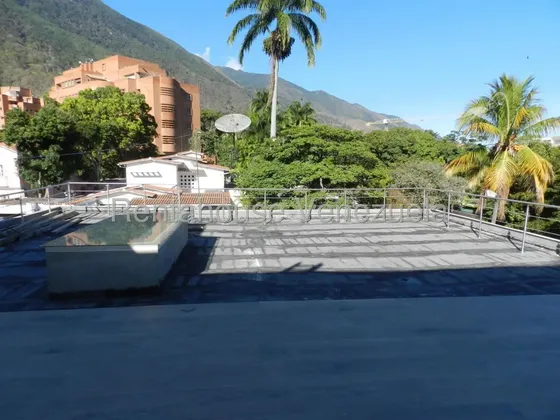 Casa En Venta Altamira Mls #25-18736 Bm