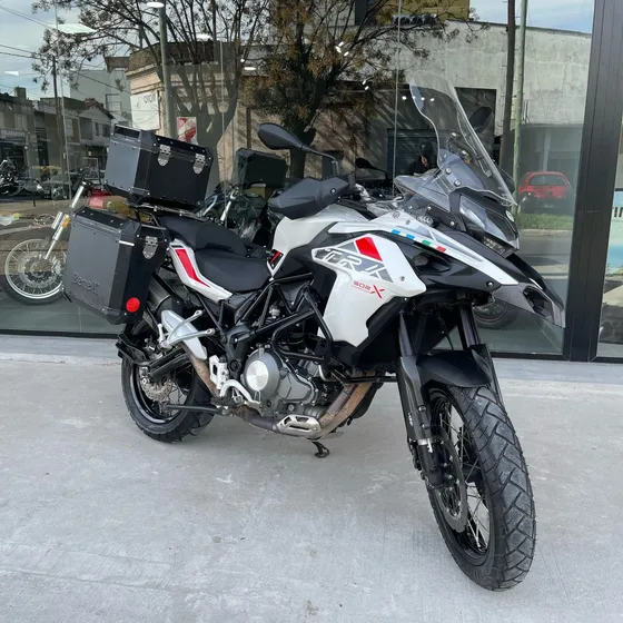 Benelli-trk 502 X C/baul-año 2022- Usada- Excelente Estado