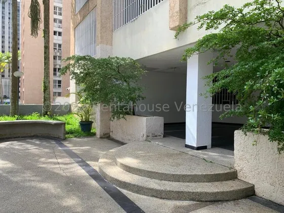 Apartamento En Venta El Cigarral 24-15745 Lv