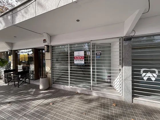 Local En Pleno Centro En Alquiler Sobre Calle Almafuerte