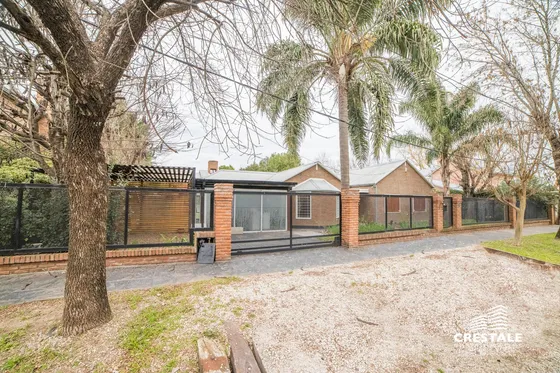 Venta Hermosa Casa 3 Dormitorios -  Fisherton, Rosario