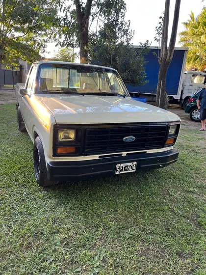 Ford F-100 3.6 Lujo