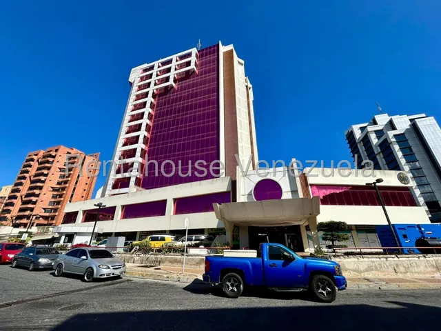 Dalisa Bigott Alquila Oficina Ejecutiva En Torre Milenium Este De Barquisimeto | 71.63 M² | Planta Eléctrica, 2 Baños, Kitchenette, Estacionamiento | #25-14199