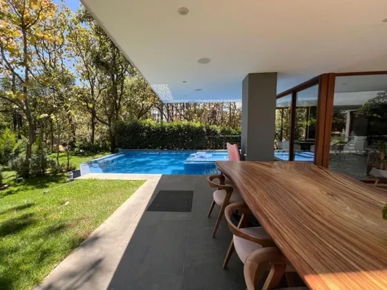Descubre Una Residencia Excepcional Que Redefine El Concepto De Lujo Y Espacio,