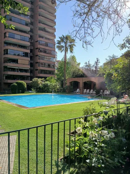 Departamento En Venta De 4 Dorm. En Las Condes