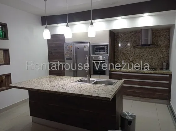 & Maria Luisa Mendoza Vende Hermosa Casa Posee 132m2 Con Acabados Modernos En Excelente Zona De Cabudare Con Todos Los Servicios Basicos 2 5 1 4 1 1 1                                                  