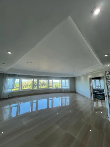 Av. Anacaona, Apartamento De 4 Habitaciones En Renta