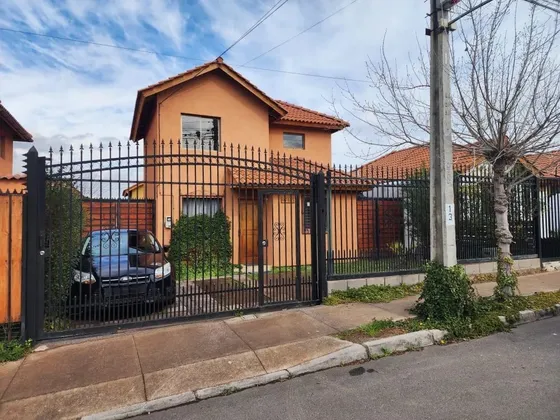 Hermosa Casa Aislada En Comuna De Puente Alto 