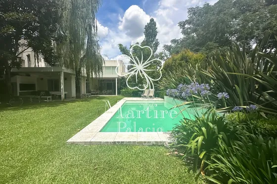Casa En  Venta. Barrio Los Nogales. Villa De Mayo