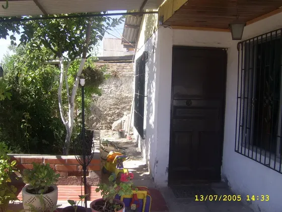 Casa De Esquina, Solida, Cerca Metro San Pablo.