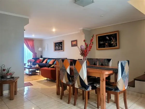 Casa En Venta De 4 Dorm. En Puente Alto