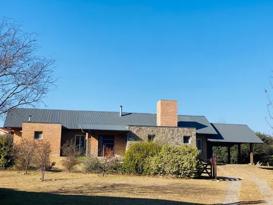 Venta De Vivienda Con Casa De Té En Villa General Belgrano - Inv0035