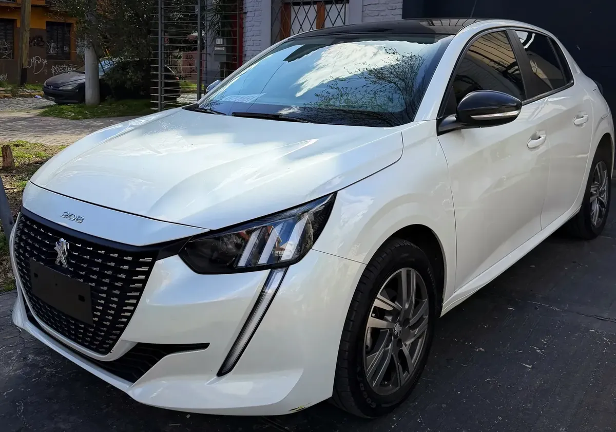 Peugeot 208 1.6L Feline Tiptronic