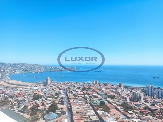Con Extraordinaria Vista Al Oceano. Como Nuevo. 
