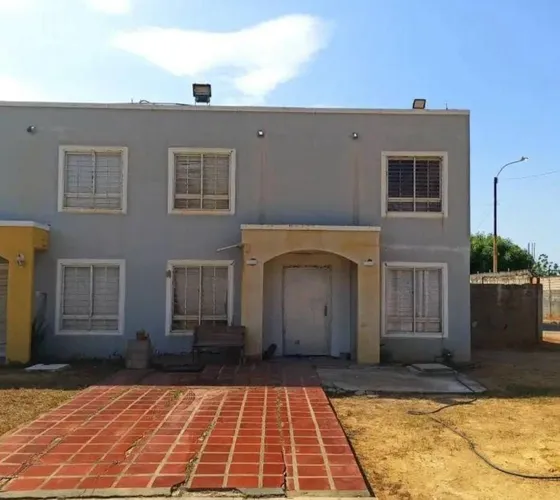 Townhouse En Camino De La Lagunita 2 Casas En Uno