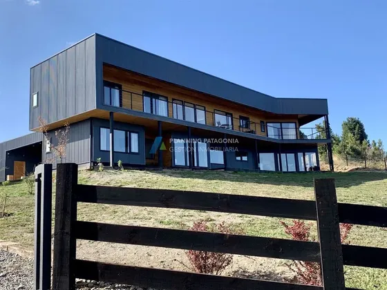 Casa En Venta De 5 Dorm Con Espectacular Vista Al Lago 