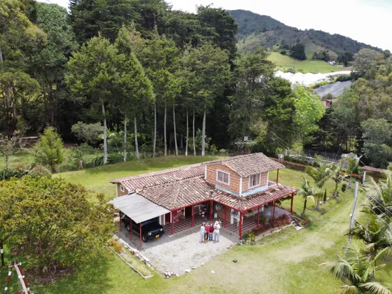 Se Vende Hermosa Finca En El Carmen De Viboral