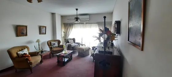 Venta De Departamento De 4 Ambientes En Quilmes Centro.