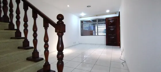 Casa Totalmente Reformada Próxima Da Estação Saúde Do Metro