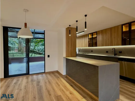 Hermoso Apartamento Con Terraza Completamente Remo...(mls#253421)