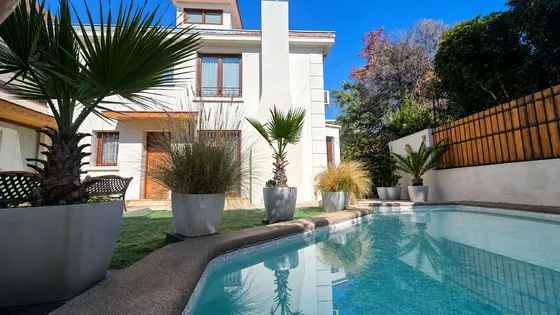 Casa Completamente Remodelada - Quincho Y Piscina