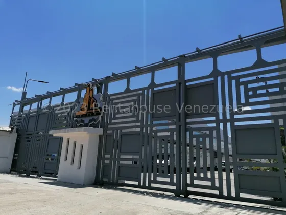 Galpón En Venta Ubicado En Turmero Santiago Mariño Db 24-7009