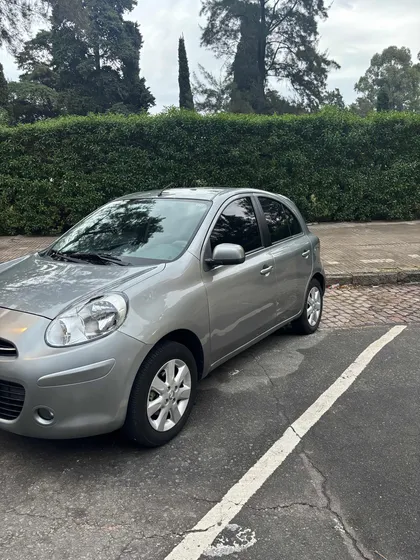 Nissan March 1.6 Automático Extra Full