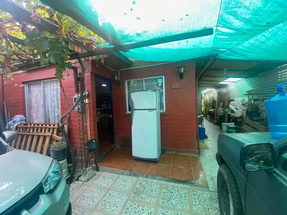 2 Casas De 3 Dormitorios Y 1 Baño Cada Una
