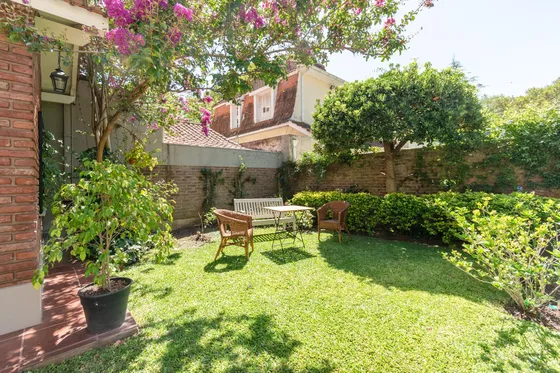 Hermosa Casa En Martinez Hecha Completamente A Nuevo, Con Todas Las Comodidades.