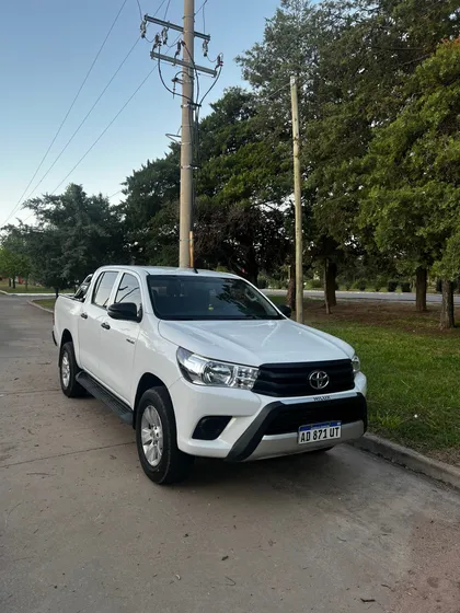 Toyota Hilux Pick-up 2.4 Cd 150cv 4x2