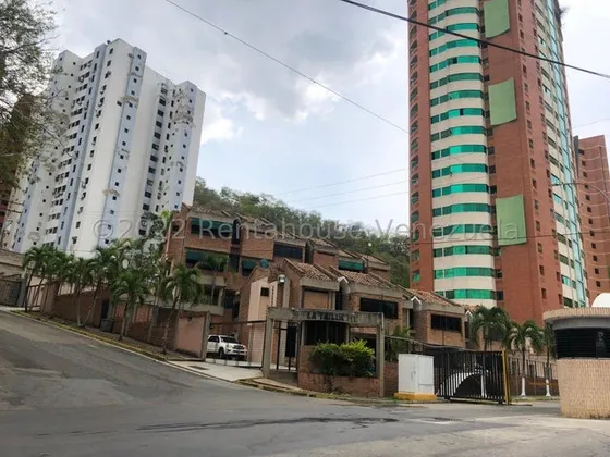 Solo Clientes.  Townhouse En Las Chimeneas Conjunto Cerrado 