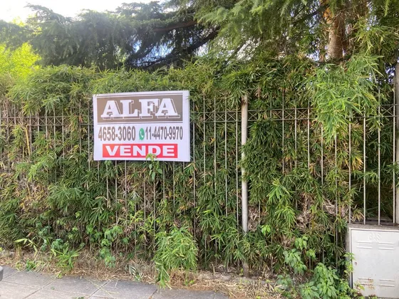 Casa / Salon En Villa Sarmiento En Venta 
