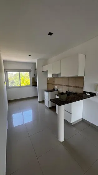 Depto En Husdon Alquiler 2 Ambientes + Cochera