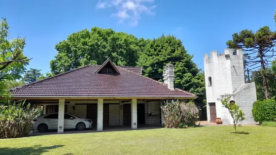 Venta Casa Quinta 5 Ambientes En Pontevedra 