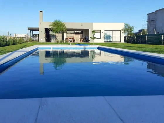 Casa  En Alquiler En San Sebastian, Escobar, G.b.a. Zona Norte