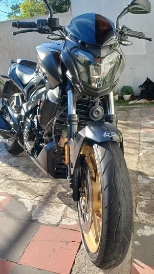 Dominar 400
