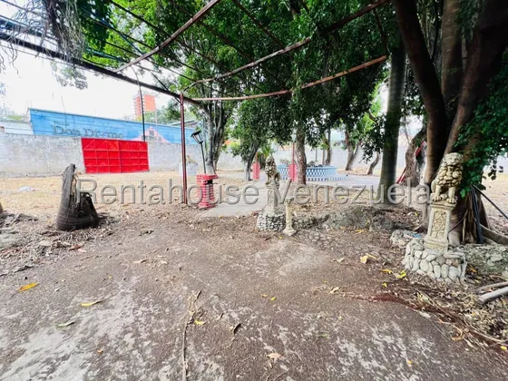 Amplio Terreno En Venta Av. Bolivar Oeste, Sector La Romana, 1.330m2 , 25-15999 Mv
