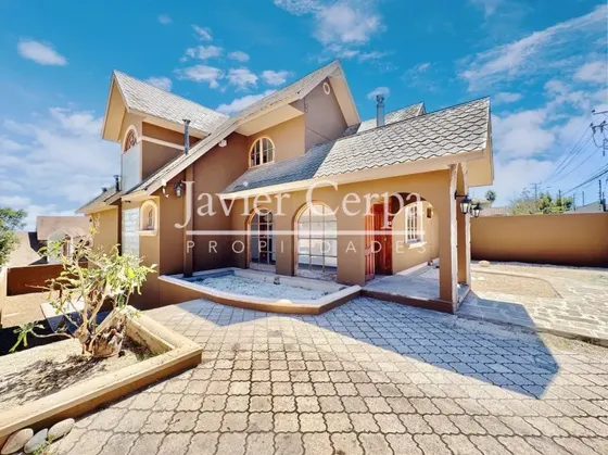 Amplia Y Moderna Casa Remodelada En Sector San Joaquín