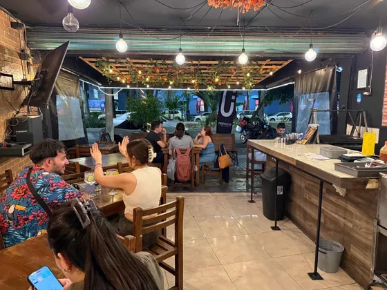 Traspaso Restaurante Activo Y Con Permisos De Operación