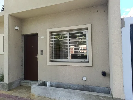 Duplex En Venta En 132 E 38 Y 39