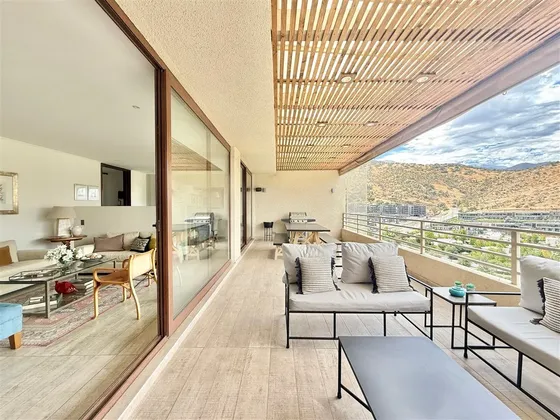 Townhouse: Vista Despejada / Amplia Terraza