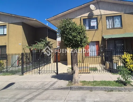 Casa En Venta De 3 Dorm. En Maipú